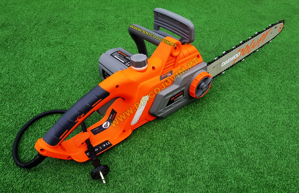 Motosserra Elétrica DAEWOO - Motor 2400wts - Espada 40cm