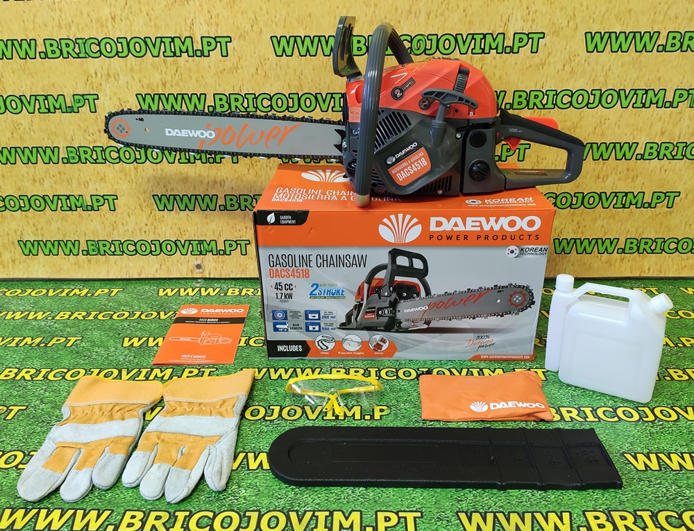 Motosserra DAEWOO - Motor 45cc - Espada 45cm + Luvas + Óculos