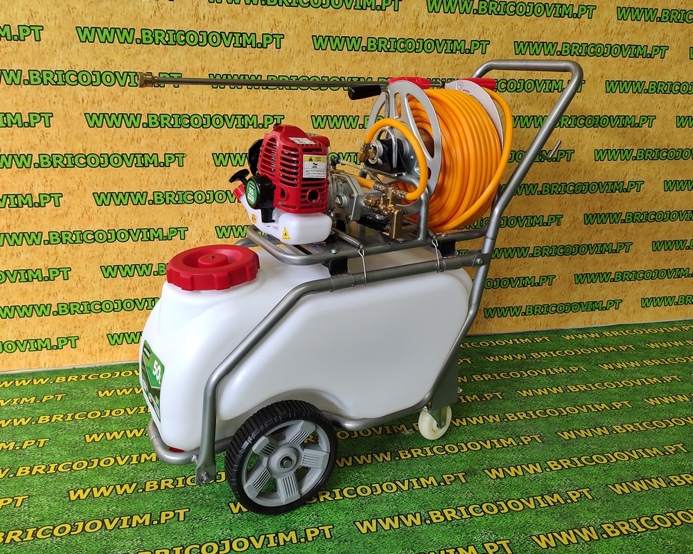Carrinho Pulverizador 50 Litros - Mangueira 30 Mts com Enrolador - Motor 2T Gasolina - STOCK LIMITADO