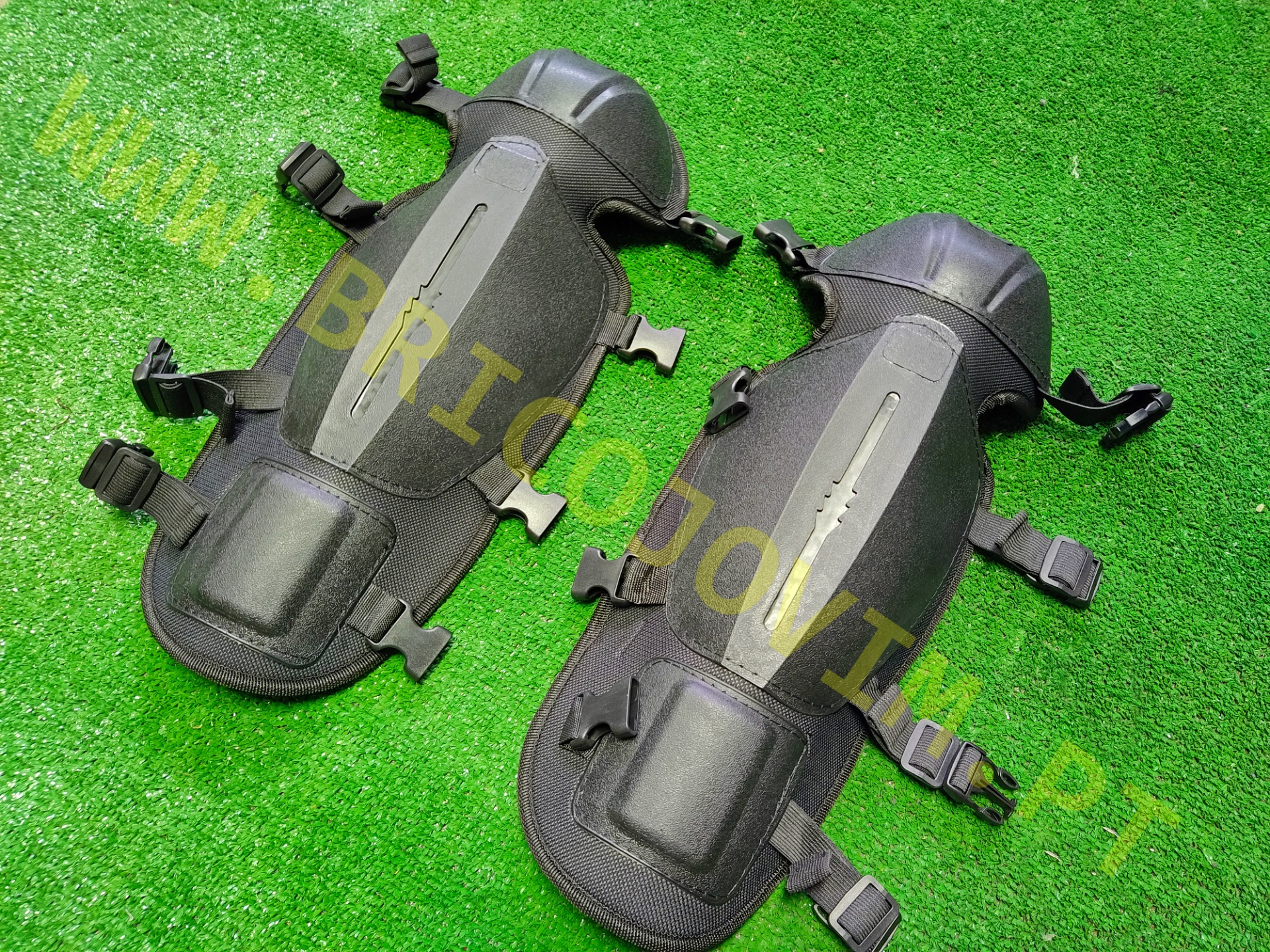 Conjunto de 2 Caneleiras Protetoras de Pernas para utilizar com Roçadoras