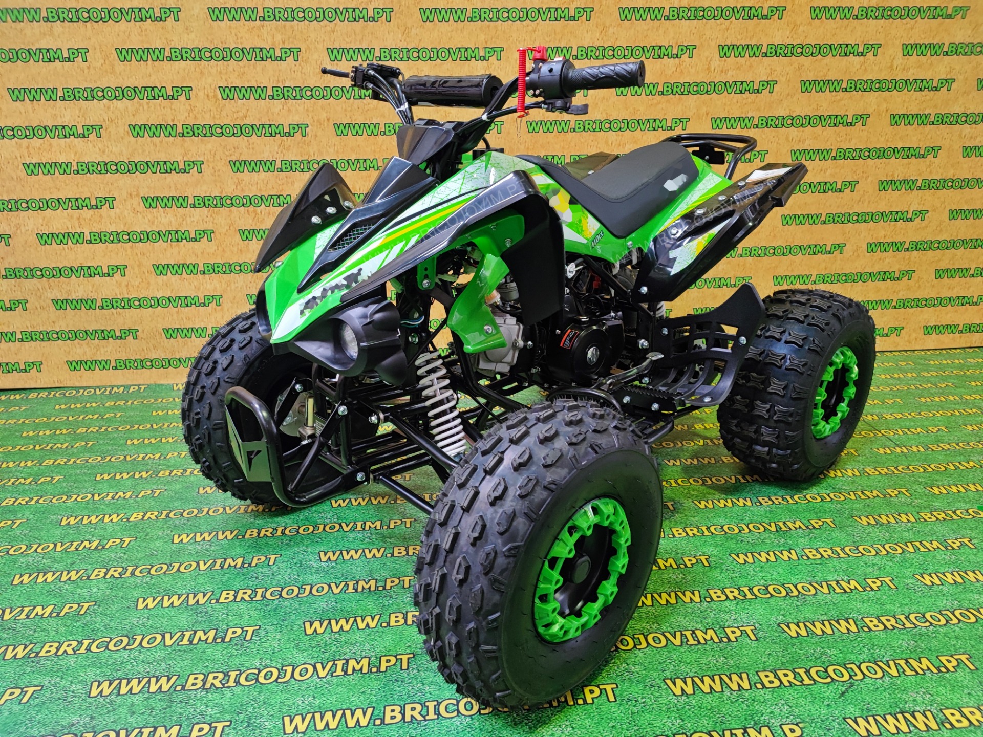 Moto 4 - Motor 110cc - Marcha Atrás - Jantes 8" - Moto Grande