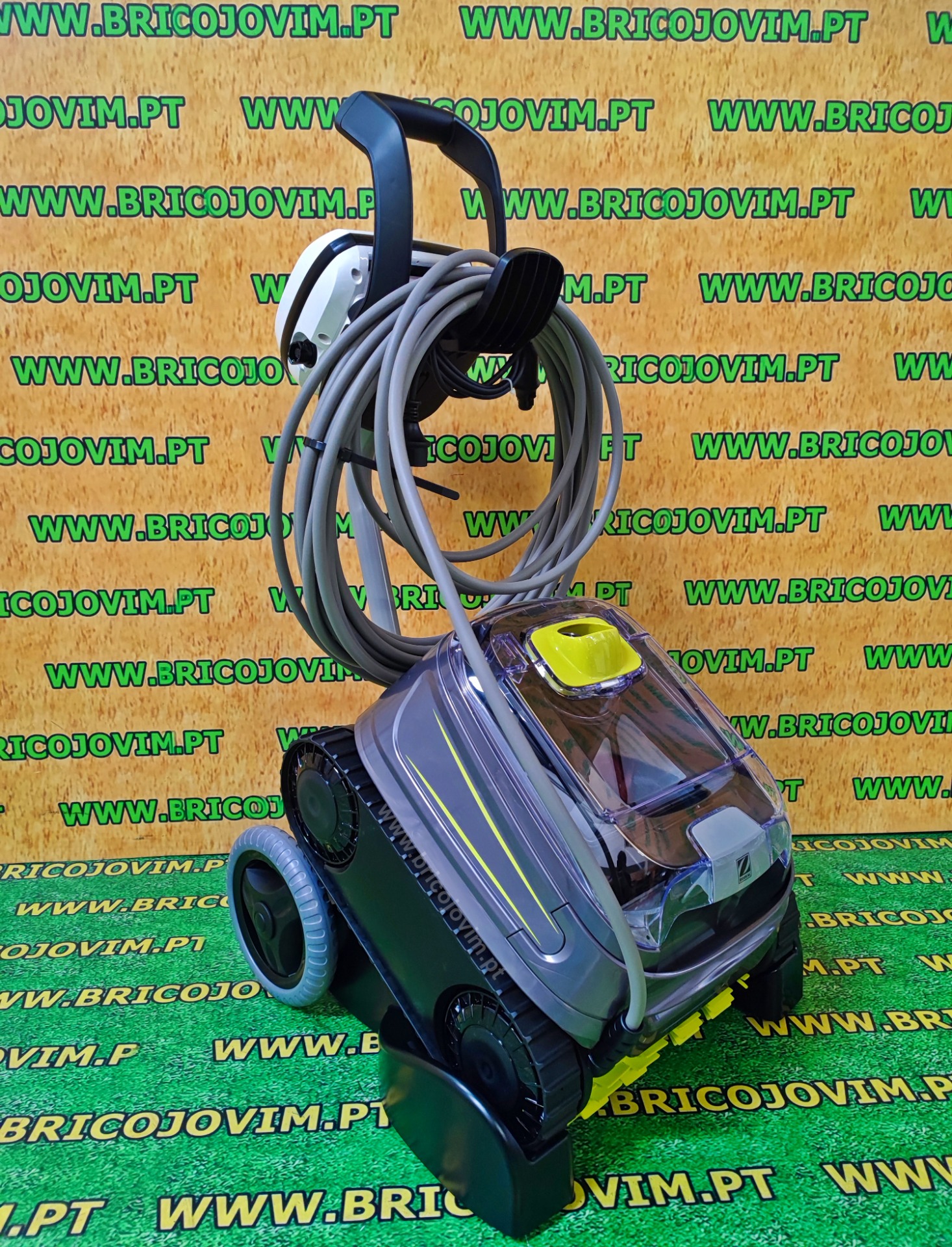 Robot Aspirador ZODIAC - Limpa Chão e Paredes - Efeito Ciclone - App - Carro Transporte