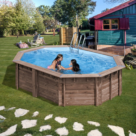 Piscina Gre Oval em MADEIRA - 5.35 x 3.35 x 1.30 + Escada INOX + Filtro Areia + Tapete